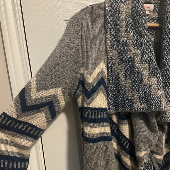 Pixley Gray and Navy Chevron Cardigan - Picture 4 of 9